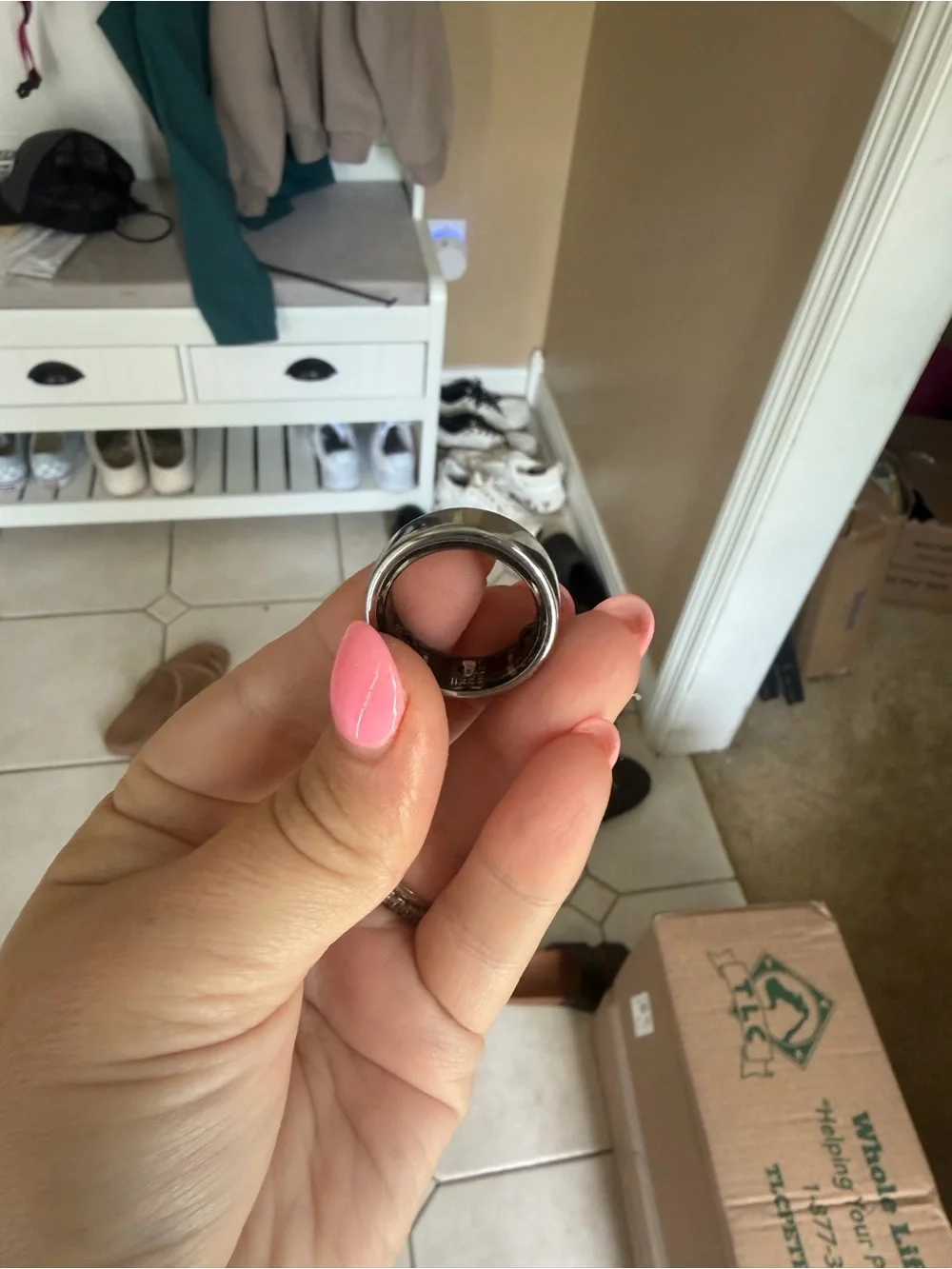 Oura Smart Ring Gen 3 in Polished Silver with Black Sensor Band